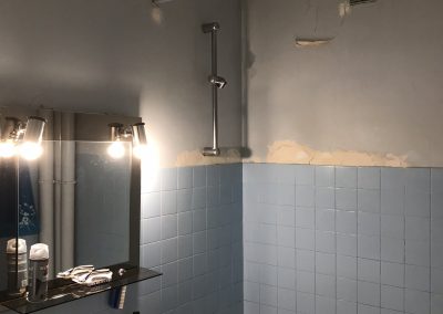 Dégâts des eaux salle de bain AVANT